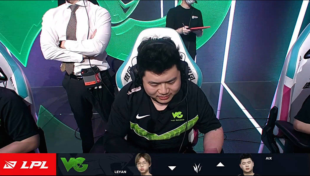 HLE翻盘C9，Kanavi开启传奇时刻焦点之战入围赛，成为赛场最大亮点的简单介绍