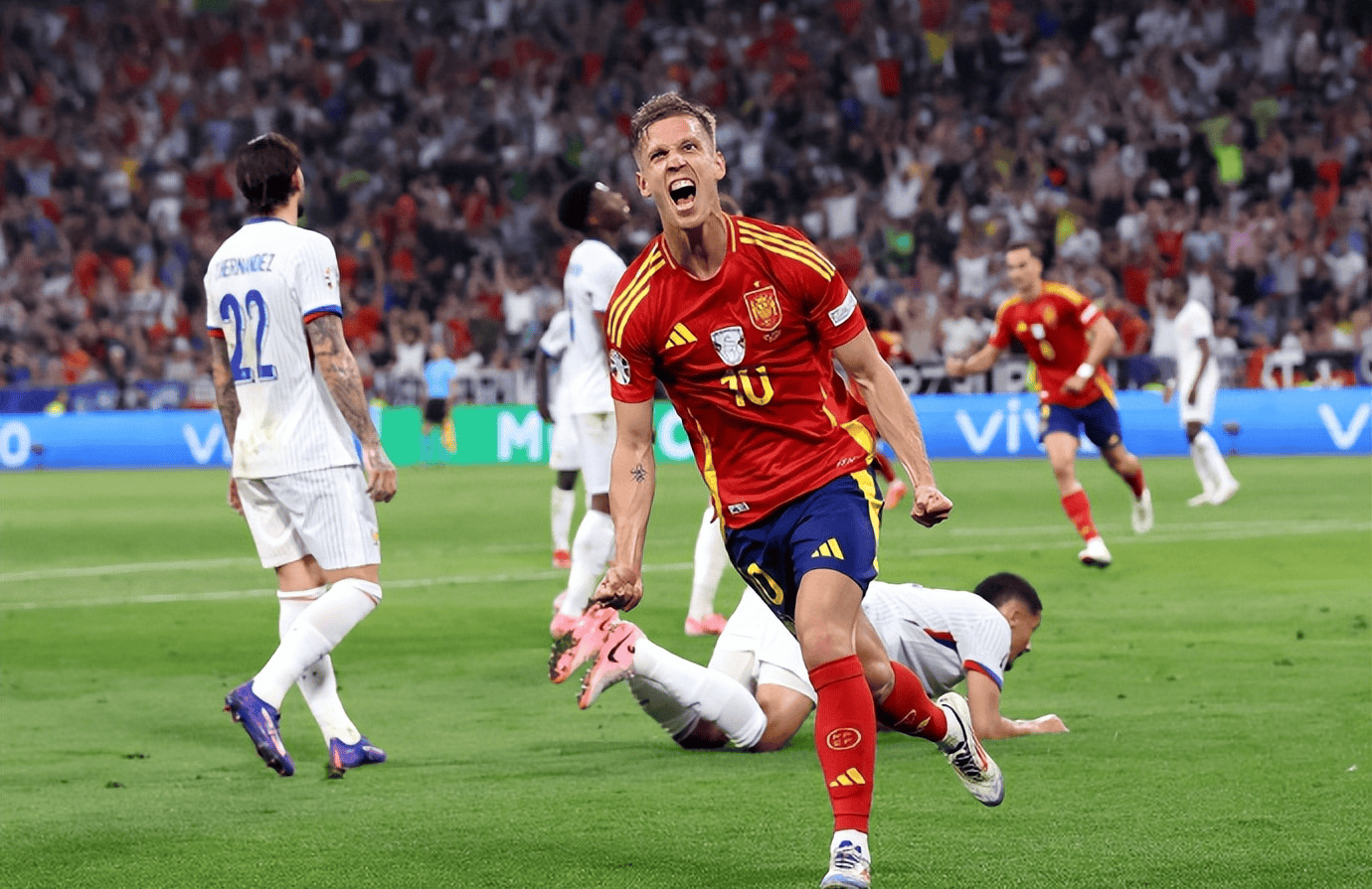 关于欧洲球队获得胜利,成功晋级比赛下一轮的信息 关于欧洲球队获得胜利,成功晋级比赛下一轮的信息