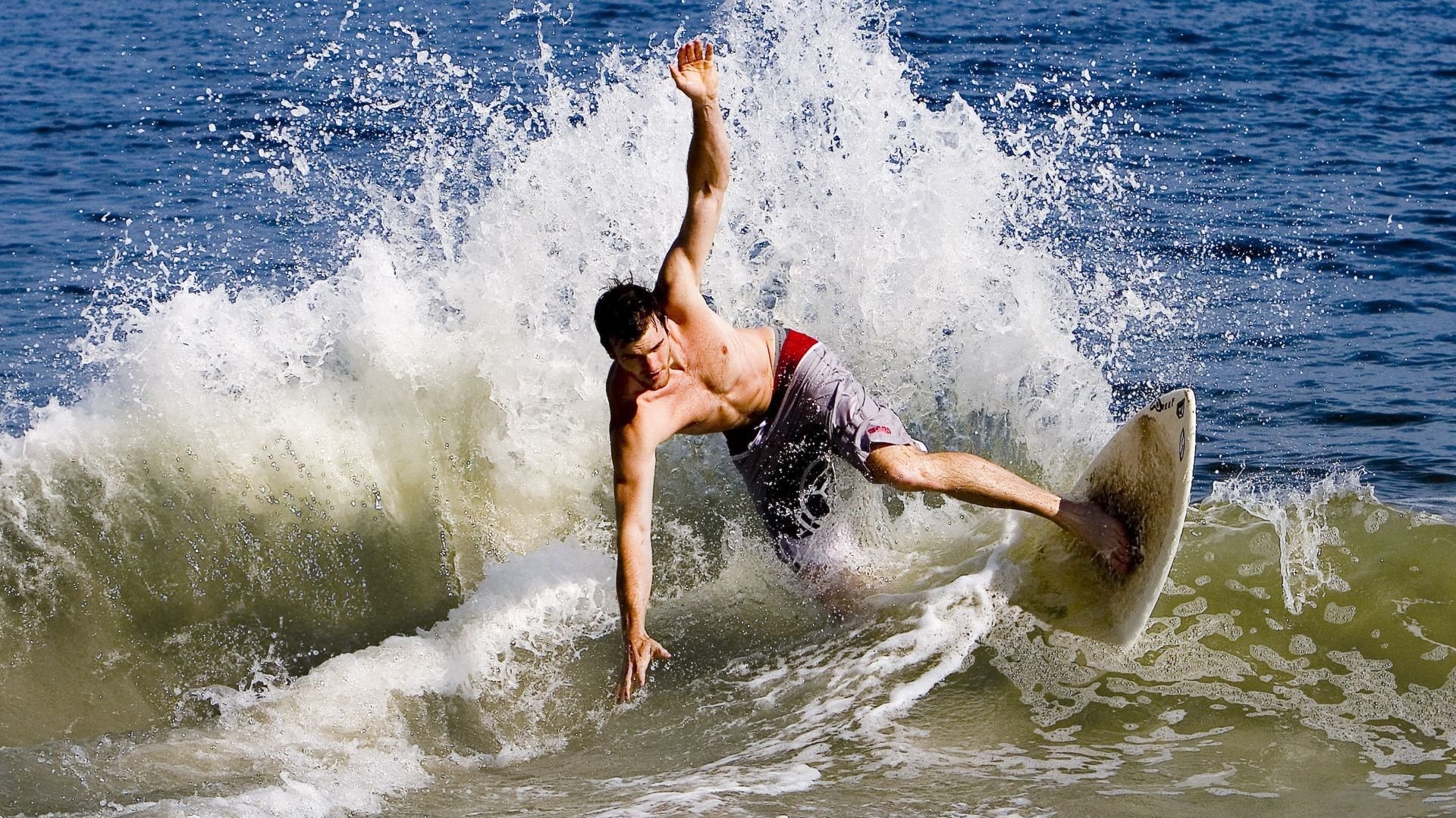 爵士防守锁死北京队，布克成为关键先生