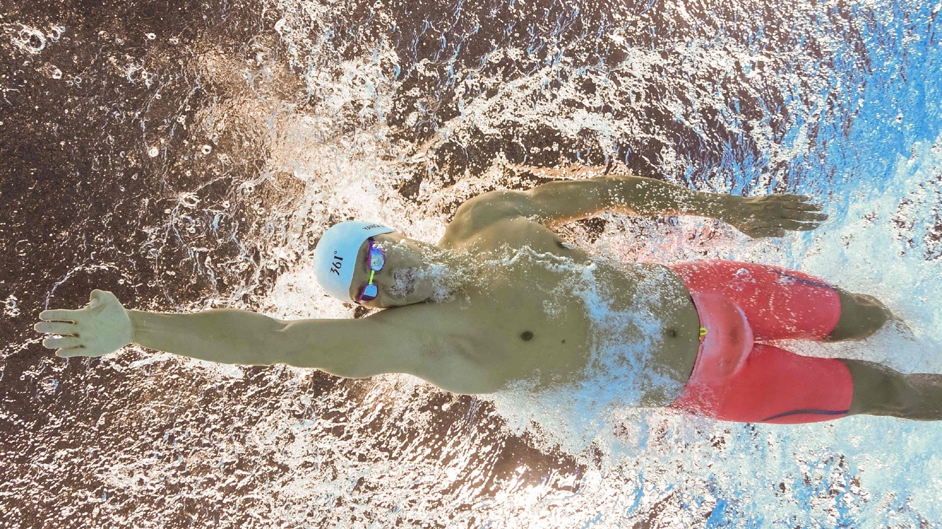 逆袭与引爆，威廉姆斯力克梅赛德斯，诺里斯点燃赛场之夜