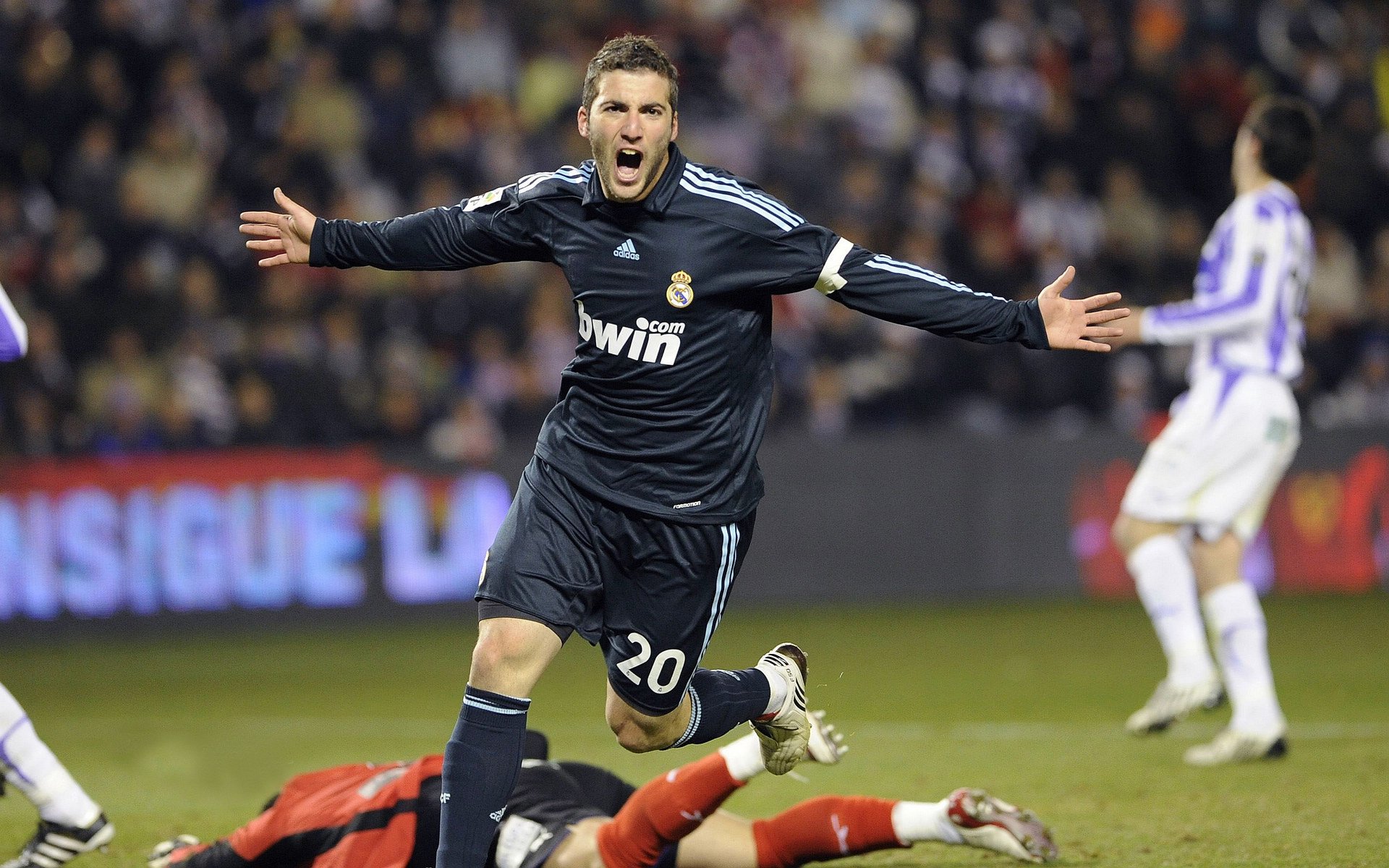 德布劳内扛起全队，拜仁横扫多特蒙德，一场定义赛季的统治性胜利